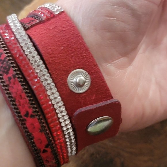 Yik Fung Double wrap leather bracelet - Picture 4 of 5